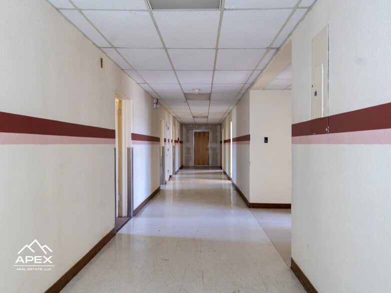 More Photos Of 1233 Uinta St, Evanston Office For Sale