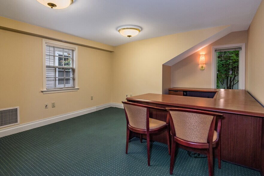 More Photos Of 3 Essex Sq, Essex Office Residential For Sale