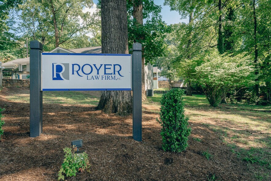 More Photos Of 3042 Brambleton Ave, Roanoke Office Residential For Sale