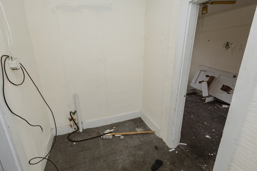 More Photos Of 123 E Madison Ave, Arkansas City Apartments For Sale