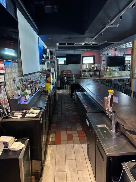 More Photos Of 3228 N Davidson St, Charlotte Restaurant For Lease