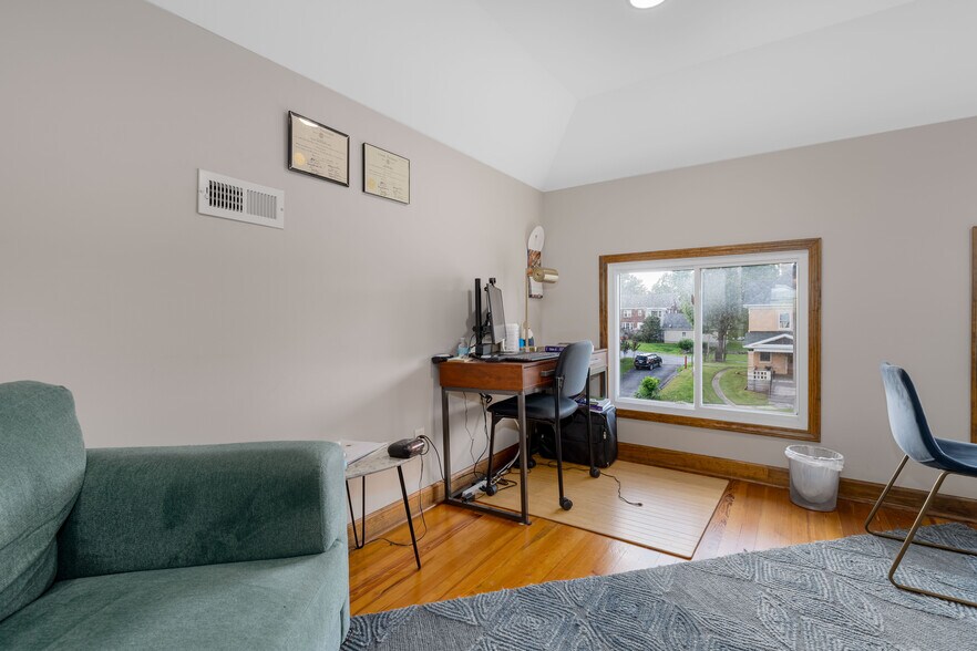 More Photos Of 114 E Unaka Ave, Johnson City Office Residential For Sale