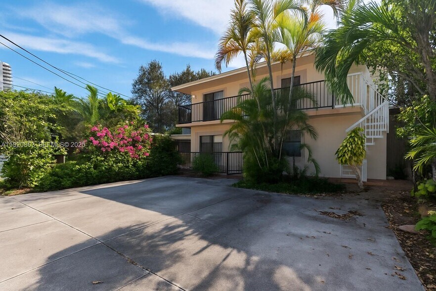 Primary Photo Of 2740 SW 23rd St, Miami Multifamily For Sale