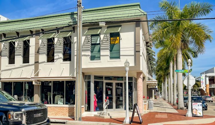 More Photos Of 2401 1st St, Fort Myers Office Residential For Lease