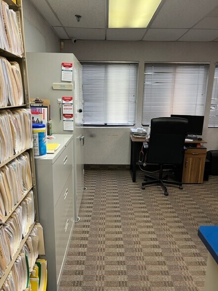 More Photos Of 822 N Wood Ave, Linden Office For Sale