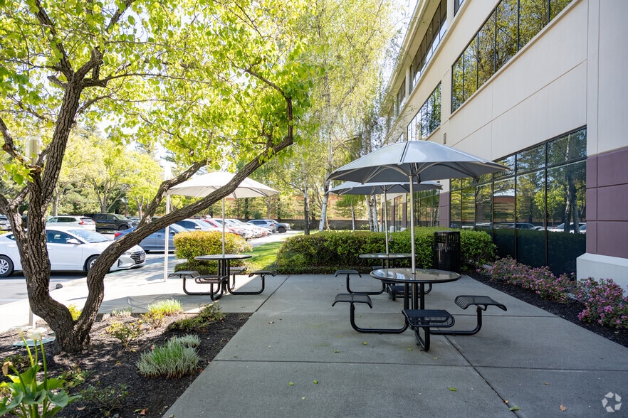 More Photos Of 1300 Oliver Rd, Fairfield Office For Lease