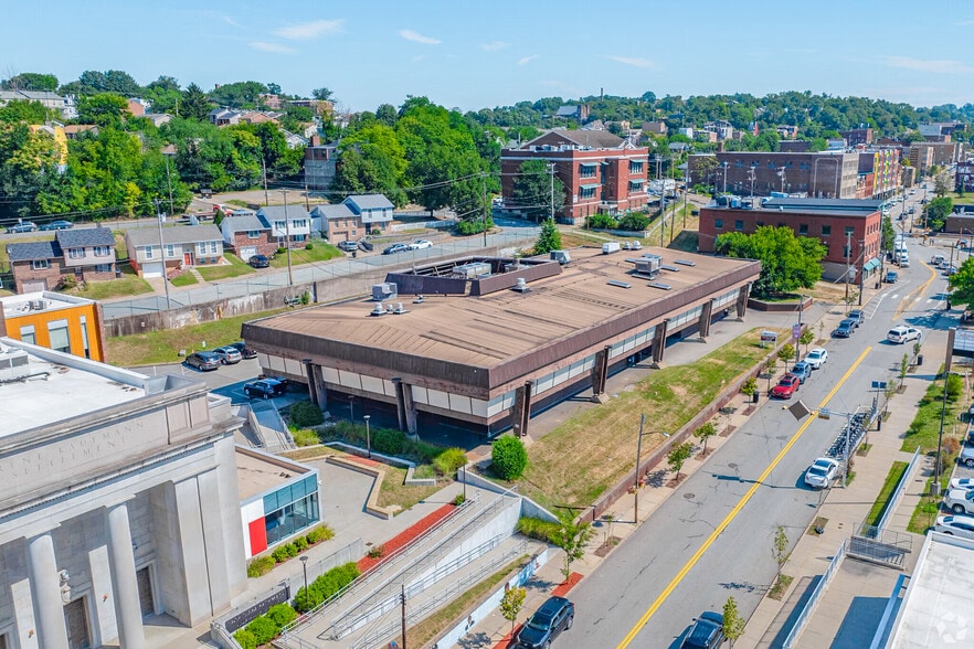 Primary Photo Of 1835 Centre Ave, Pittsburgh Medical For Lease