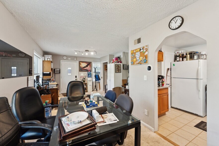 More Photos Of 5730 Biscayne dr, Alexandria Office For Sale