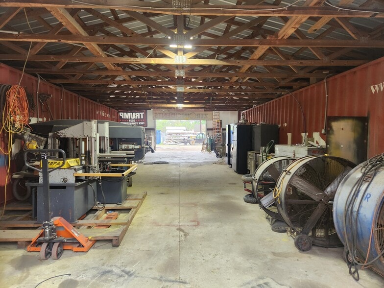 More Photos Of 1563 W Cherry St, Jesup Office For Sale