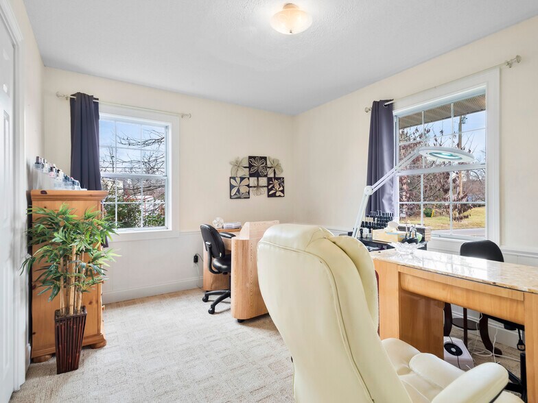 More Photos Of 20 Sardis Rd, Asheville Office For Lease