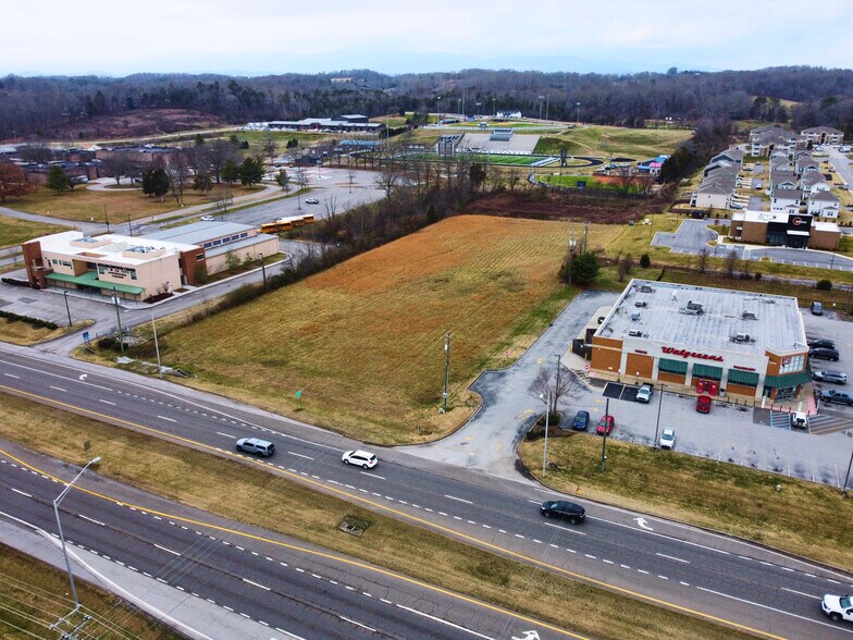 More Photos Of 2141 N Charles G Seivers Blvd, Clinton Land For Lease
