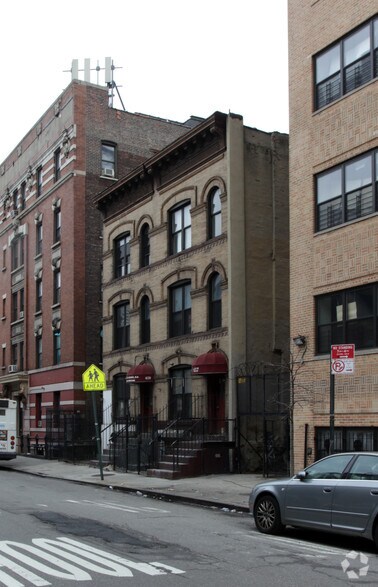 More Photos Of 657-659 W 179th St, New York Office For Sale