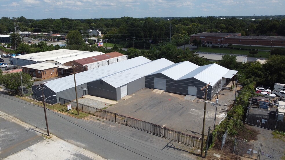 More Photos Of 2528-2532 Lucena St, Charlotte Warehouse For Lease