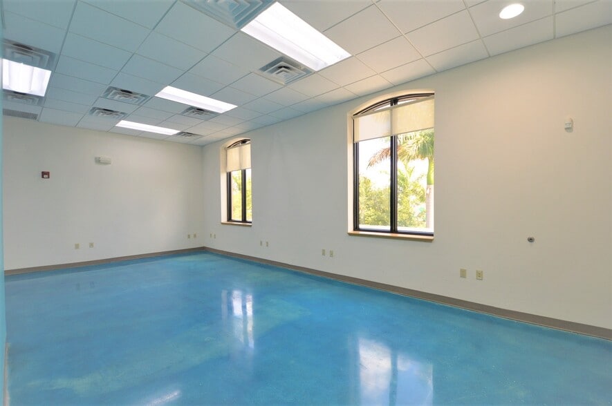 More Photos Of 33004 S Dixie Hwy, Florida City Office For Lease