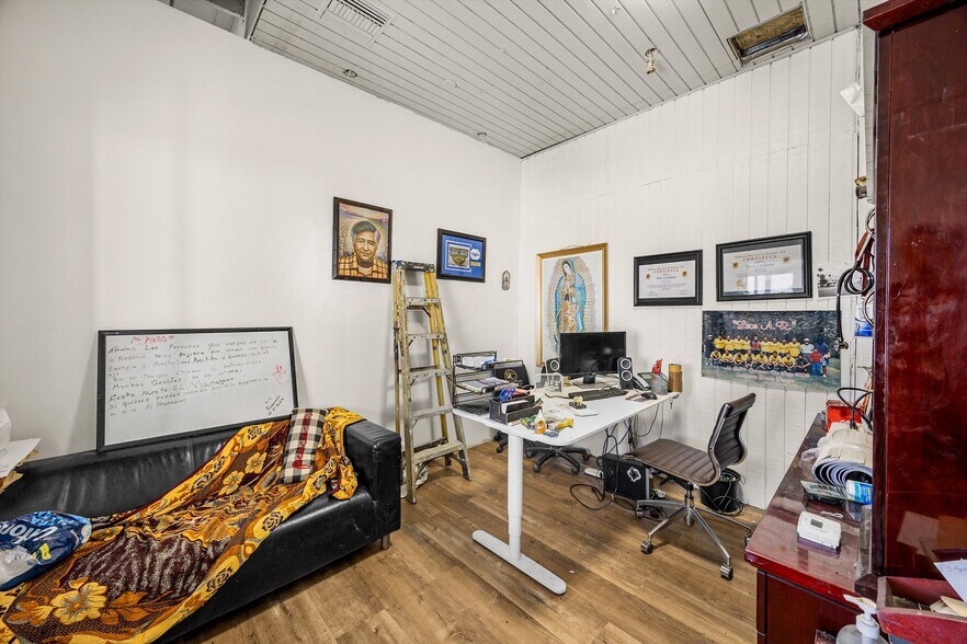 More Photos Of 9201 California Ave, South Gate Auto Repair For Sale