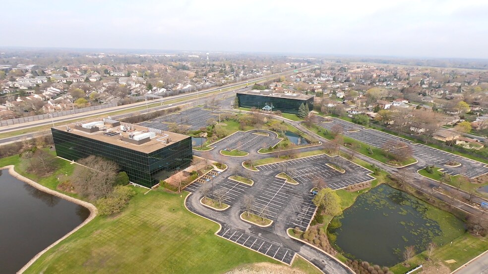 More Photos Of 3800 N Wilke Rd, Arlington Heights Office For Sale