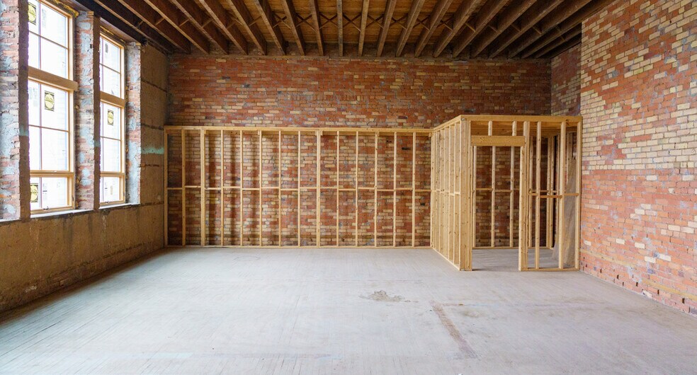 More Photos Of 601 Barton St E, Hamilton Schools For Sale