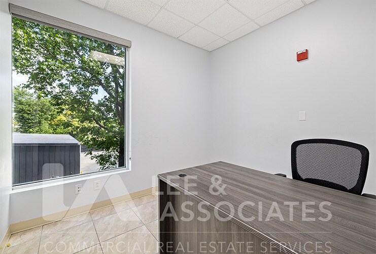 More Photos Of 685 S Ronald Reagan Blvd, Longwood Flex For Sale