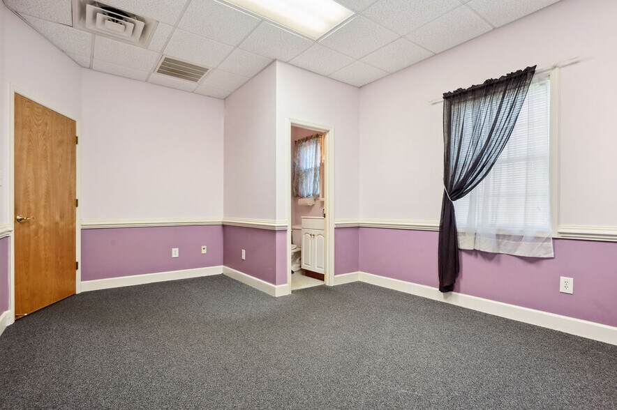 More Photos Of 43 Office Park Dr, Jacksonville Medical For Lease