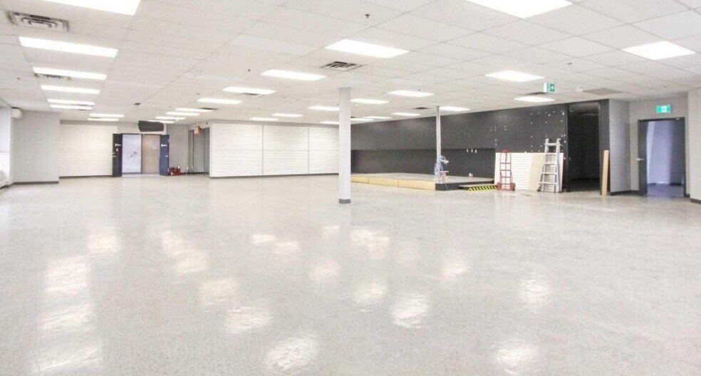 More Photos Of 51 Worcester Rd, Toronto Manufacturing For Sale