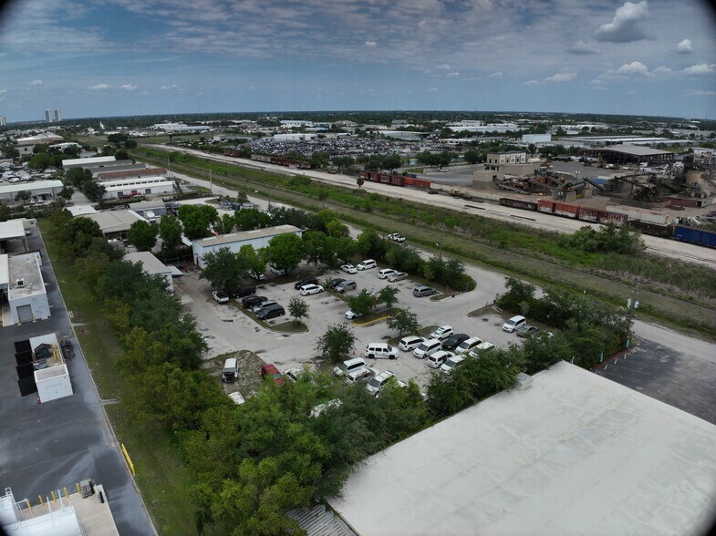 More Photos Of 3252 Palm Ave, Fort Myers Service For Lease