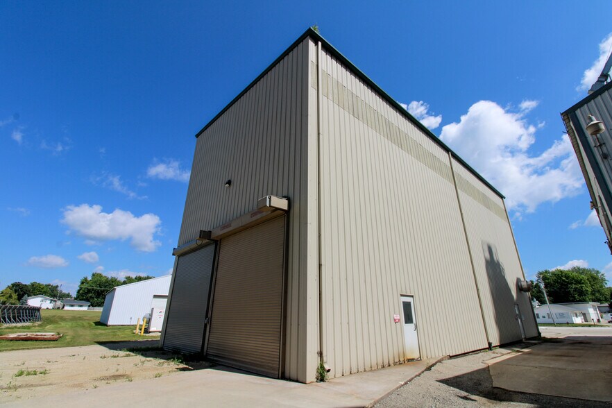 More Photos Of 107 8th Ave SW, Kasson Specialty For Sale