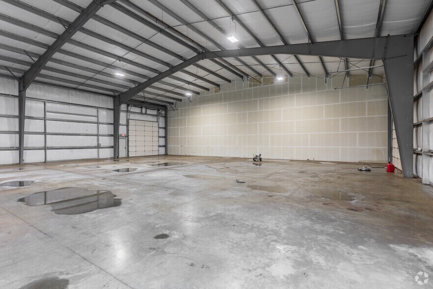 More Photos Of 1160 NW Noble Dr, Estacada Distribution For Lease