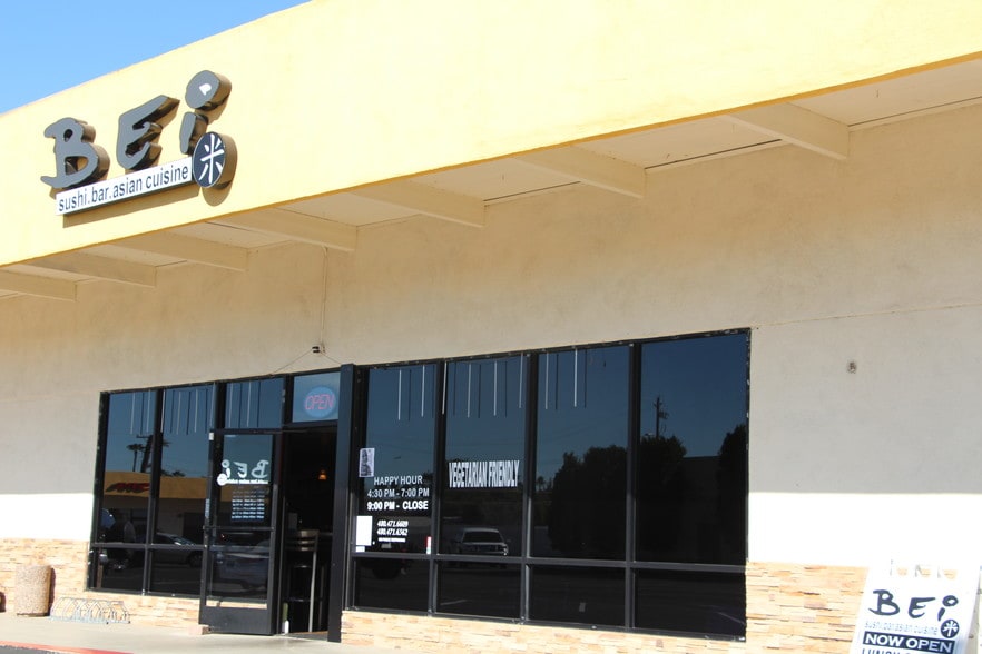 More Photos Of 2200 N Scottsdale Rd, Scottsdale Freestanding For Lease
