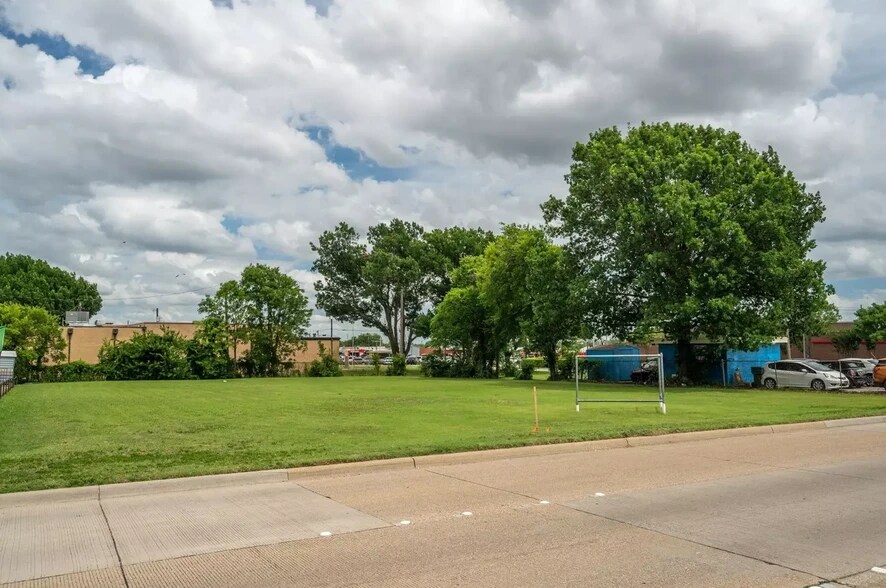 More Photos Of 212 N 1st St, Garland Land For Sale