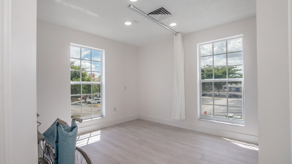More Photos Of 7777 N University Dr, Tamarac Medical For Sale
