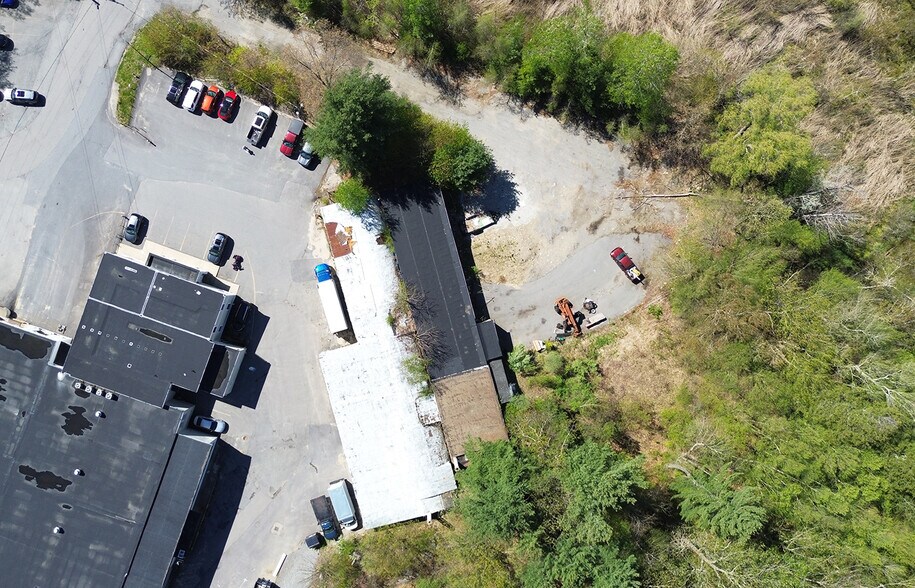 More Photos Of 2 Omega Way, Littleton Warehouse For Lease