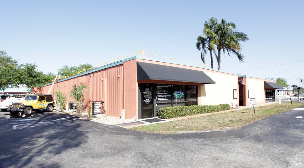 More Photos Of 2344 Bee Ridge Rd, Sarasota Office For Sale
