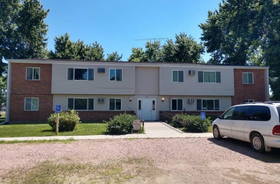 Primary Photo Of 821 Main St, Scotland Apartments For Sale