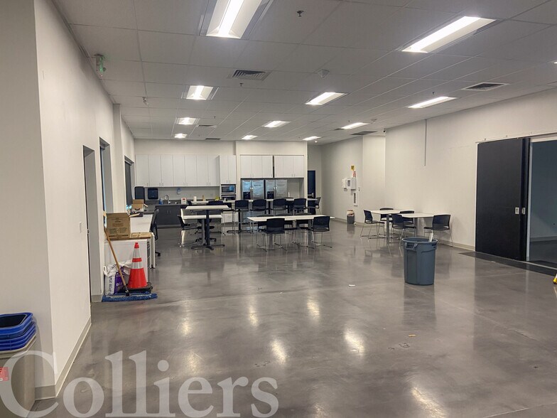 More Photos Of 1550 S Tech Ln, Meridian Showroom For Lease