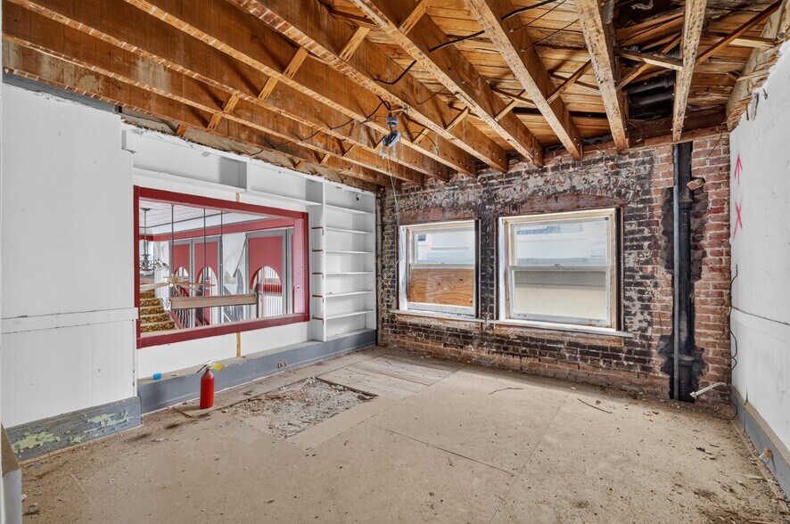 More Photos Of 400 W Main St, Leesburg Serviced Offices For Sale