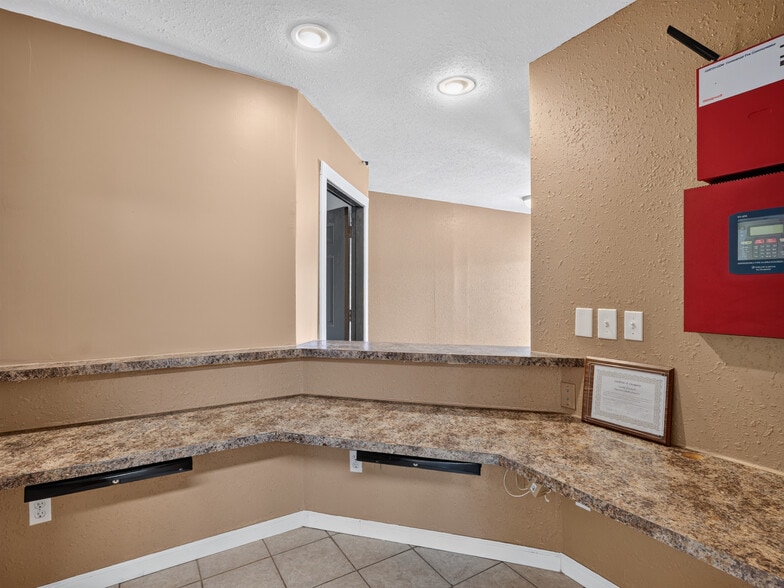 More Photos Of 200 S 4th St, Kawkawlin Assisted Living For Sale