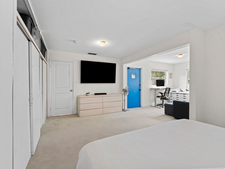 More Photos Of 200 66th St N, Saint Petersburg Office For Sale