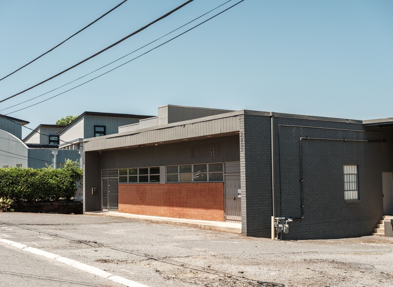 More Photos Of 2400-2406 Dunavant St, Charlotte Unknown For Lease