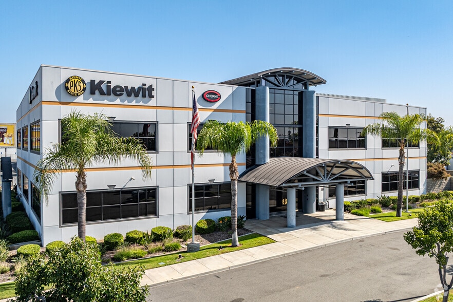 More Photos Of 10704 Shoemaker Ave, Santa Fe Springs Office For Sale