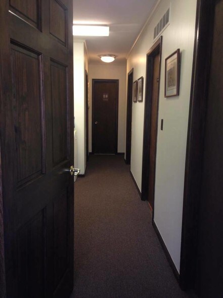 More Photos Of 19 N County Line Rd, Jackson Medical For Lease