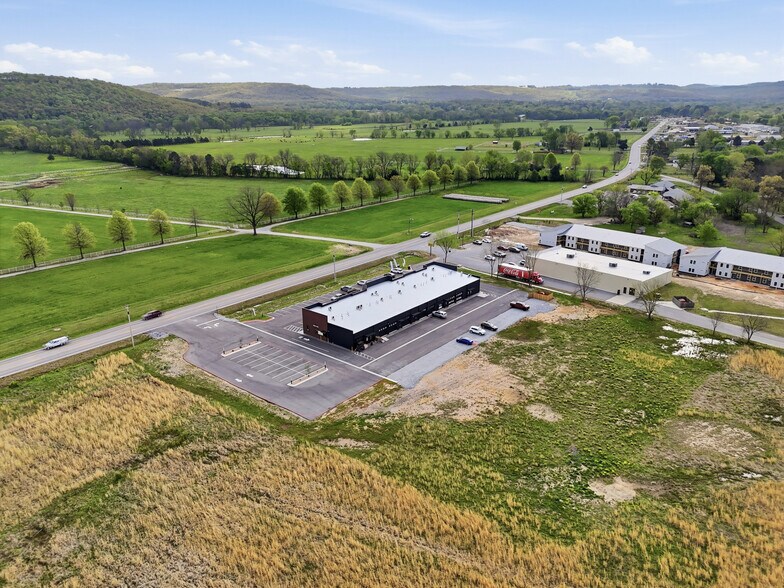 More Photos Of 2355 Center St, Fayetteville Storefront For Lease