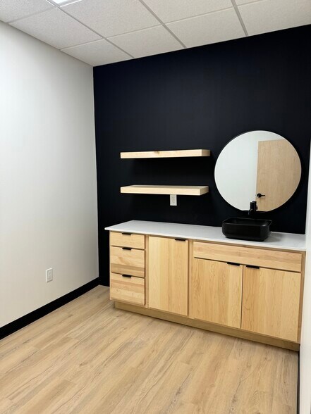 More Photos Of 103 Concord Exchange N, South Saint Paul Auto Dealership For Sale