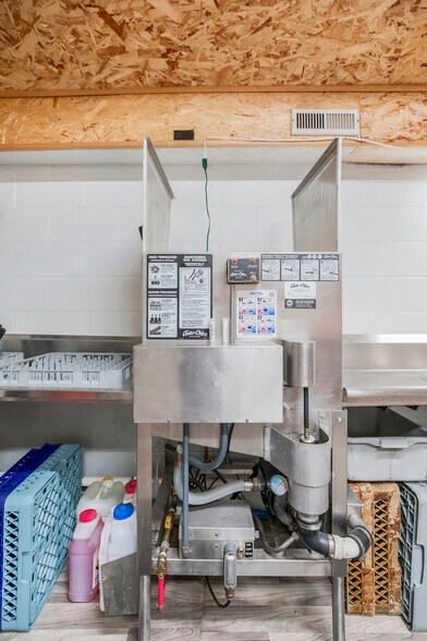 More Photos Of 24200 MO-45, Rushville Flex For Sale
