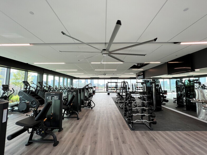 More Photos Of 401 S 1st St, Austin Office For Sale