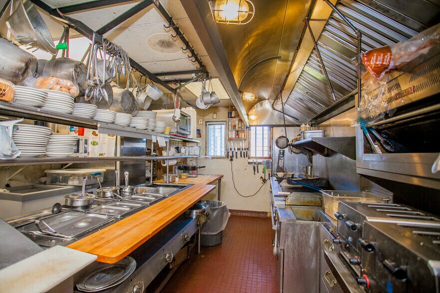 More Photos Of 6053 Ridge Ave, Philadelphia Restaurant For Sale