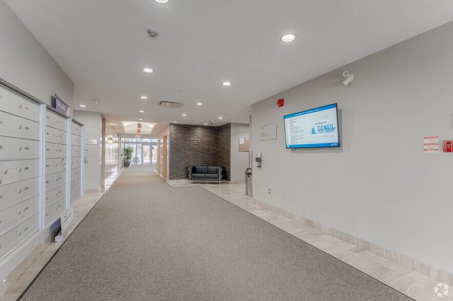 More Photos Of 700 Dorval Dr, Oakville Unknown For Lease