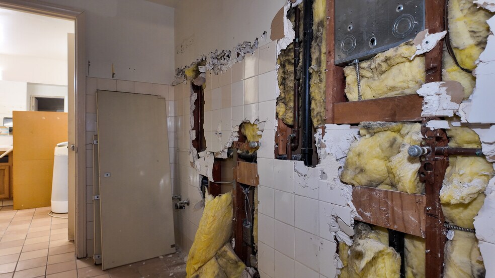 More Photos Of 11984 Santa Fe Ave, Lynwood Specialty For Sale