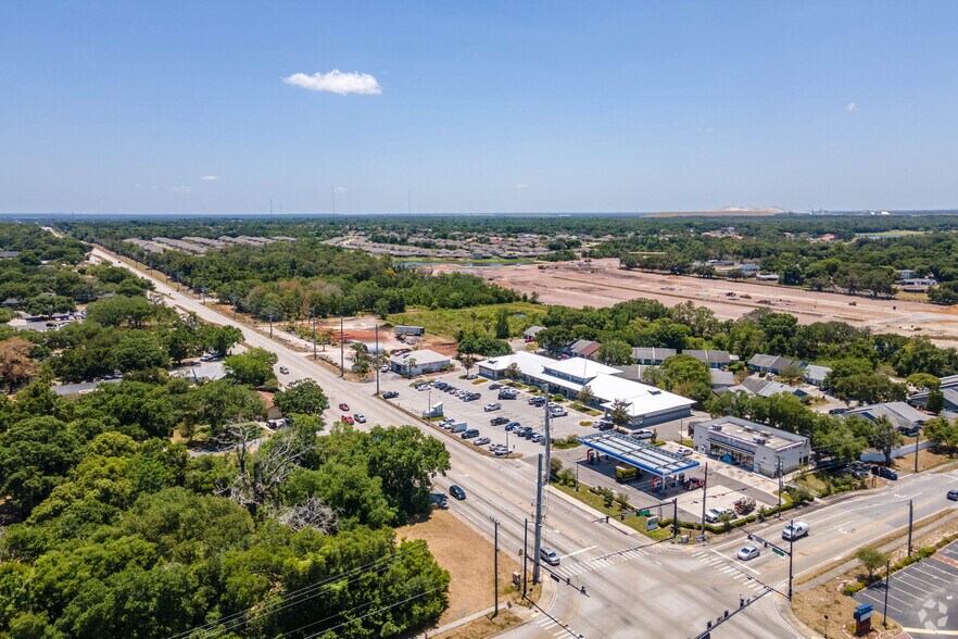 More Photos Of 1015-1045 E Cr-540a, Lakeland Unknown For Lease