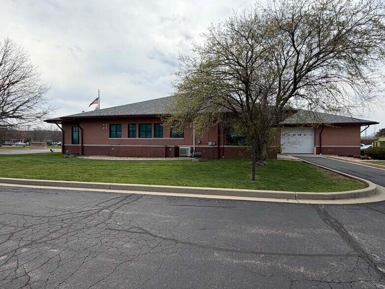 More Photos Of 3167 Robbins Rd, Springfield Office For Sale