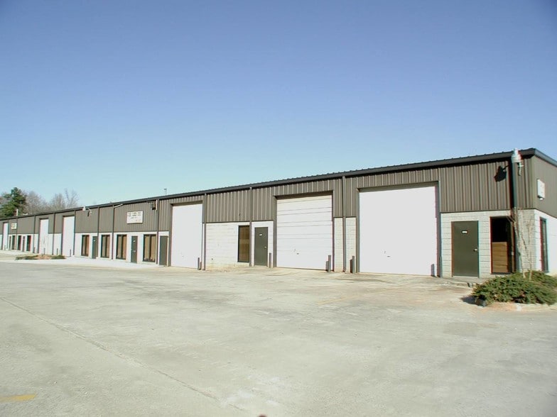 Primary Photo Of 131 Bethea Rd, Fayetteville Warehouse For Lease